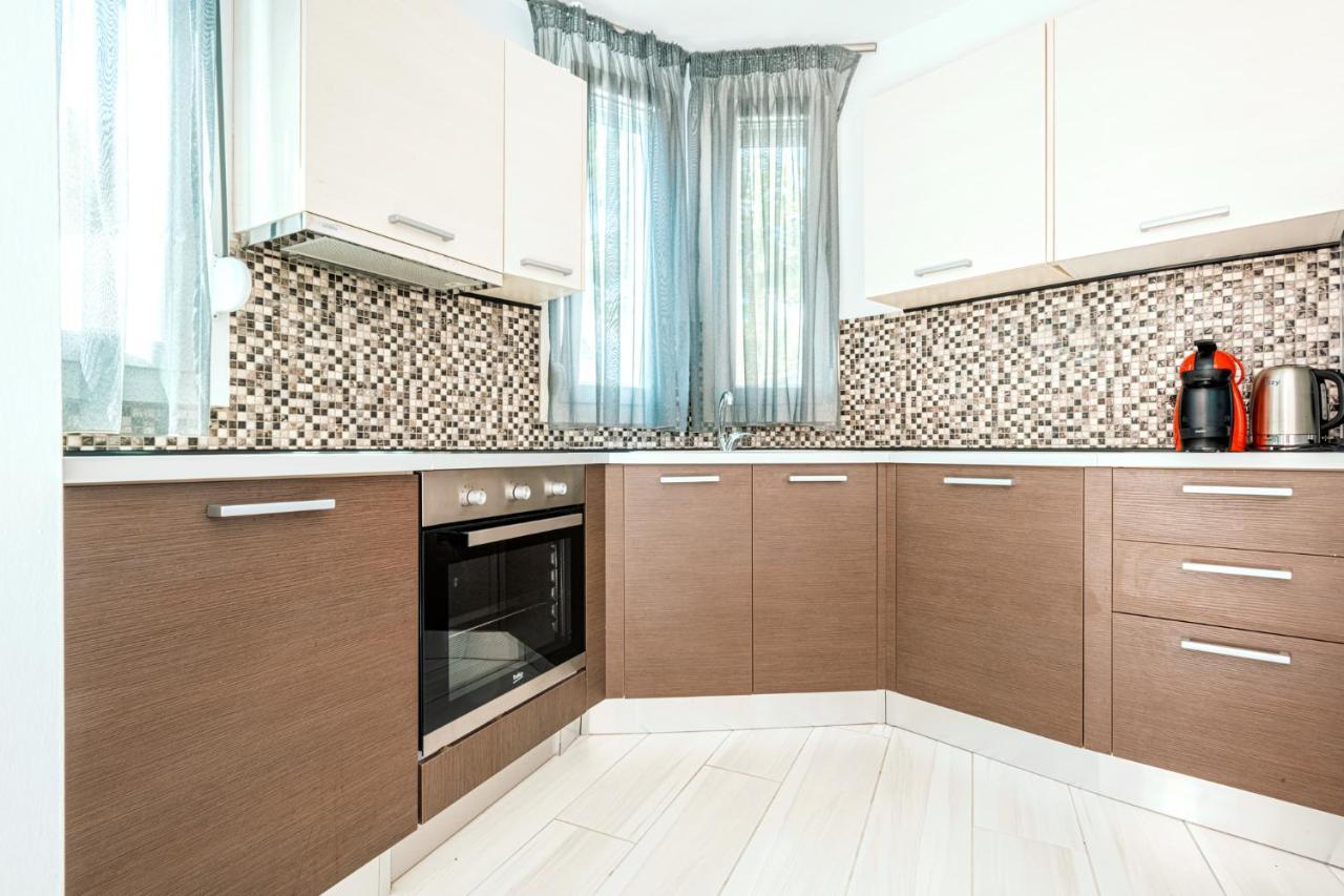 Design Suites Efharis Néa Péramos Buitenkant foto